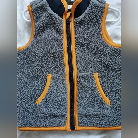 Old Navy 2T Vest - Picture 3 of 7